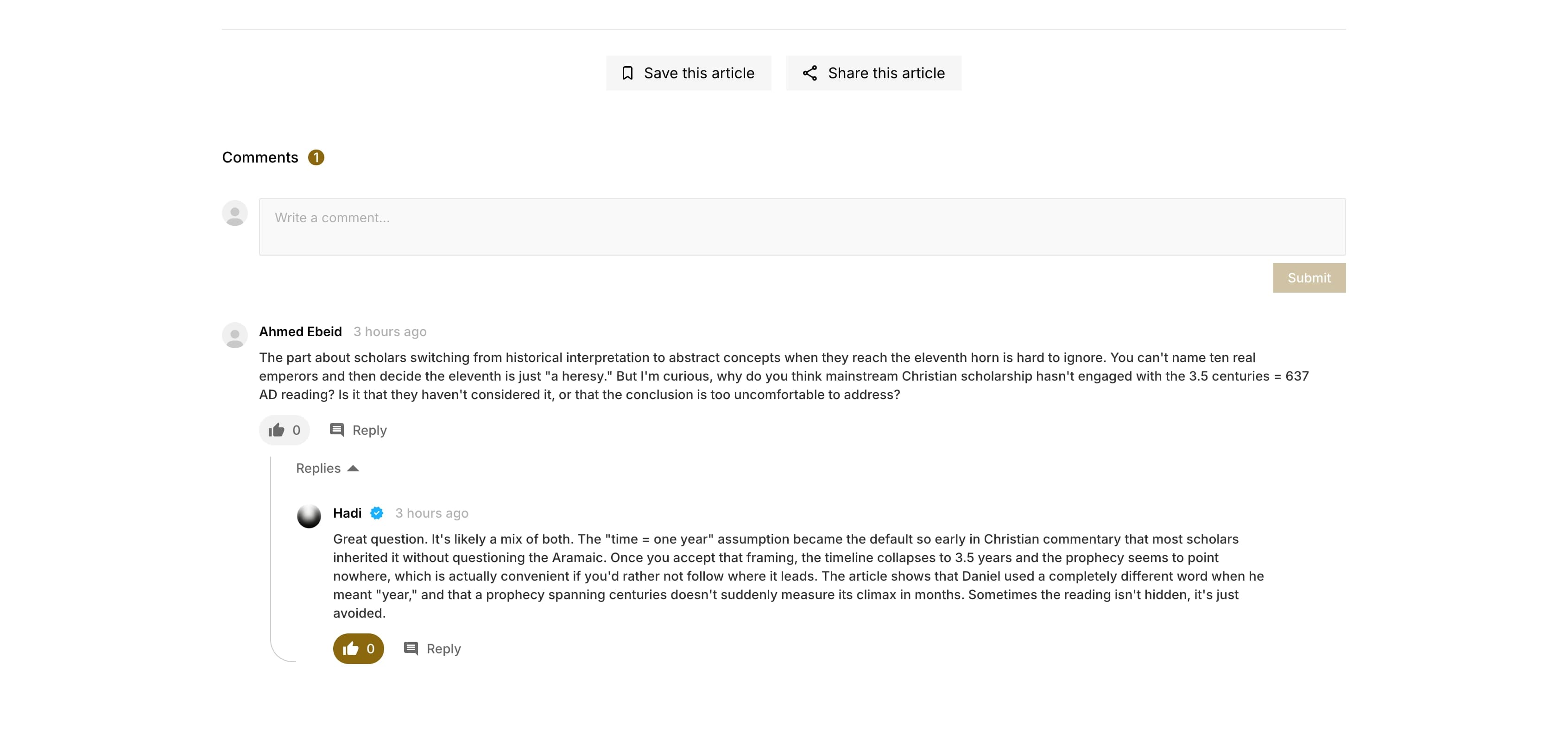 An article screen showing a comment thread with save and share actions, a comment composer and a reply from Hadi.